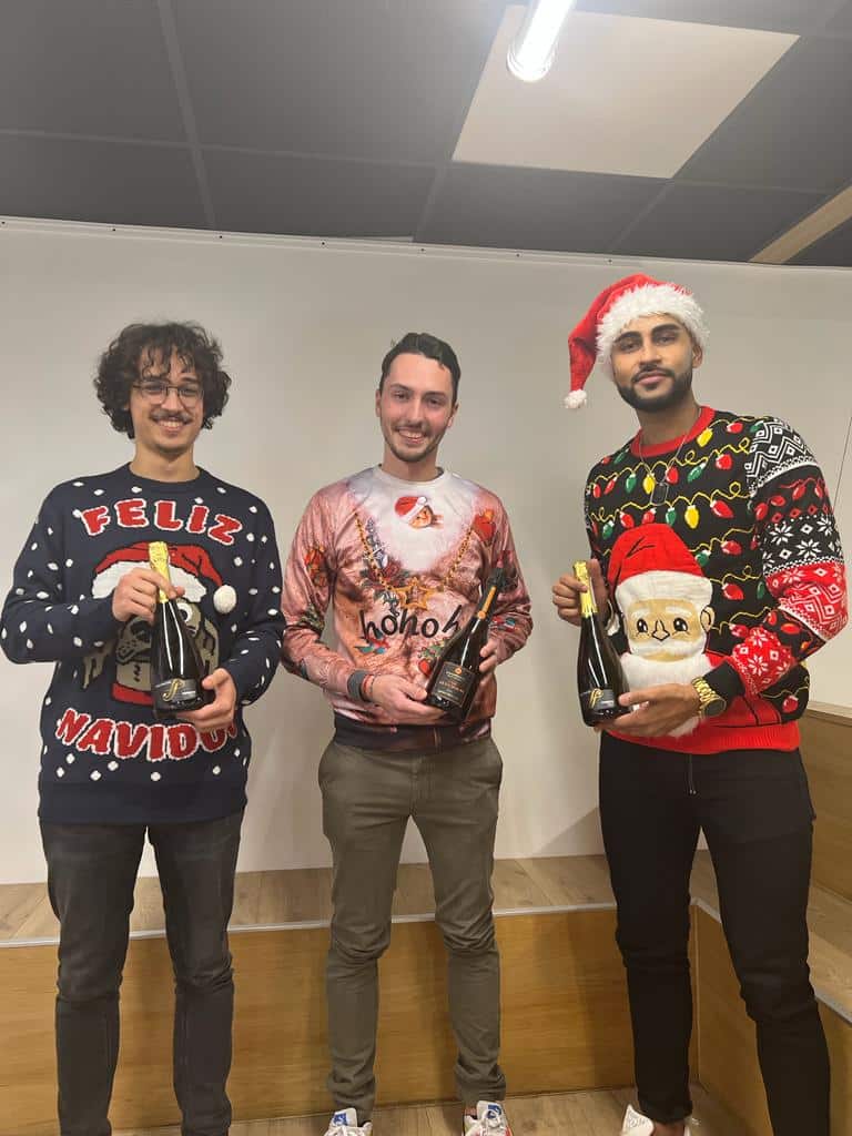 Visuel article retrouvailles alumni réseau ges gagnants concours pull noël